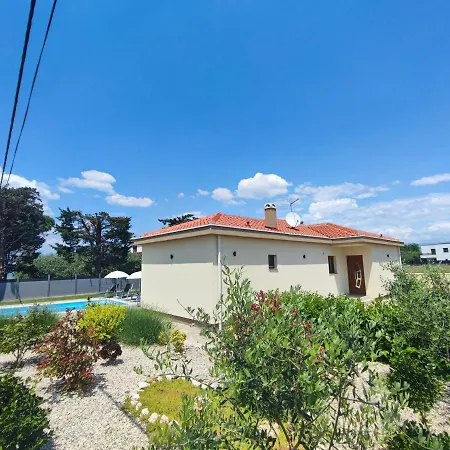 Mattina, With Heated Pool And Jacuzzi Villa *