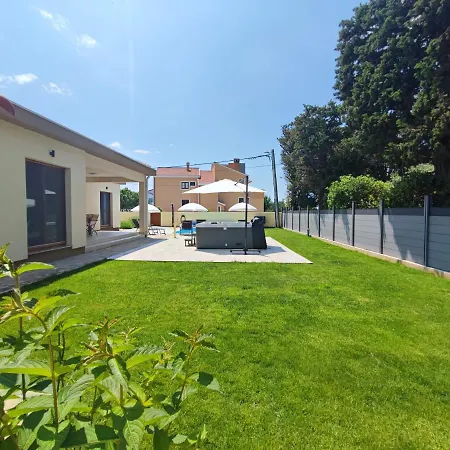 Mattina, With Heated Pool And Jacuzzi Privlaka (Zadar)