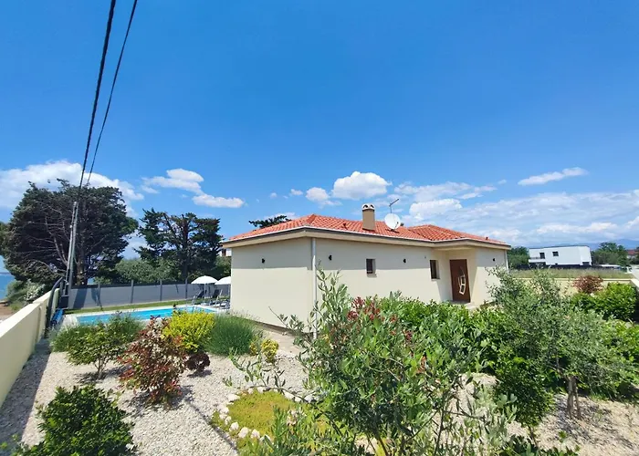 Mattina, With Heated Pool And Jacuzzi Villa *