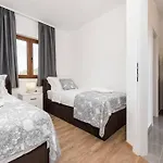 Mattina, With Heated Pool And Jacuzzi Privlaka (Zadar)