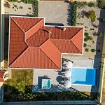 Mattina, With Heated Pool And Jacuzzi