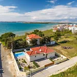 Mattina, With Heated Pool And Jacuzzi * Privlaka (Zadar)