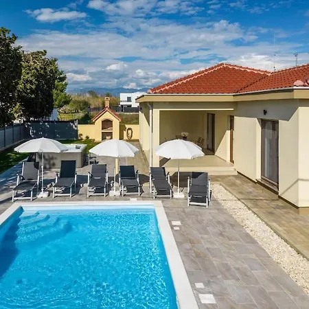 Mattina, With Heated Pool And Jacuzzi Villa *