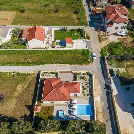 Mattina, With Heated Pool And Jacuzzi *