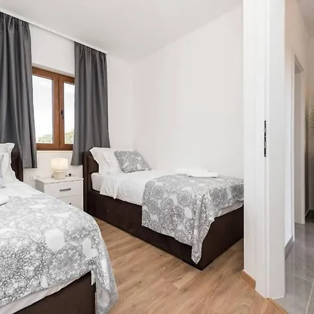 Mattina, With Heated Pool And Jacuzzi Privlaka (Zadar)