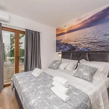 Mattina, With Heated Pool And Jacuzzi *