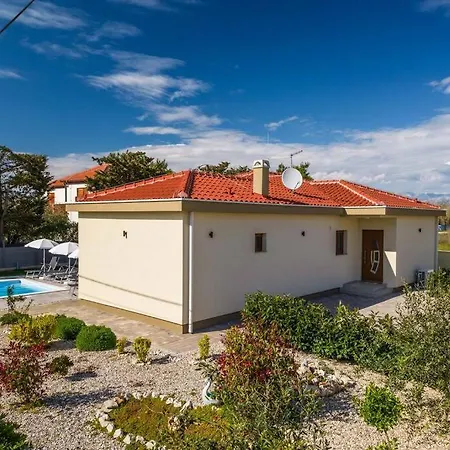 Mattina, With Heated Pool And Jacuzzi