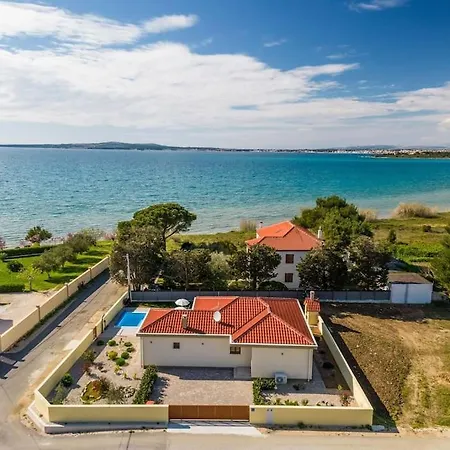 Mattina, With Heated Pool And Jacuzzi * Привлака