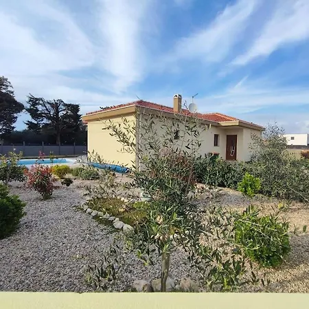 Villa Mattina, With Heated Pool And Jacuzzi