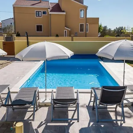 Mattina, With Heated Pool And Jacuzzi Villa *