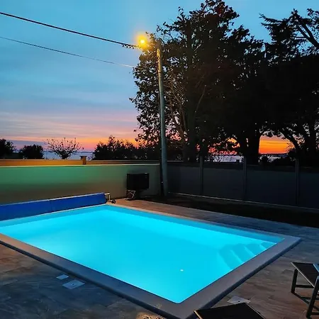 Mattina, With Heated Pool And Jacuzzi Villa *