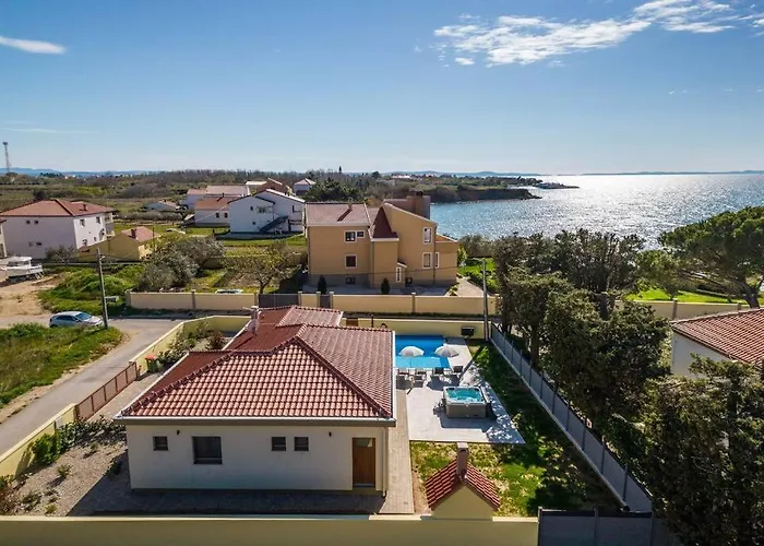 Mattina, With Heated Pool And Jacuzzi * Privlaka (Zadar)