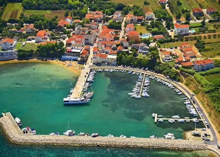 Mattina, With Heated Pool And Jacuzzi