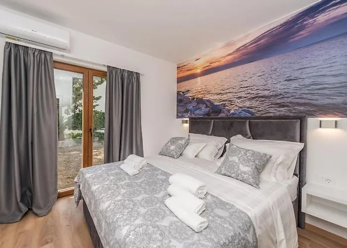 Mattina, With Heated Pool And Jacuzzi *