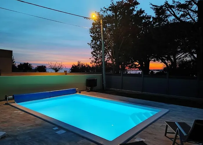Mattina, With Heated Pool And Jacuzzi Villa *