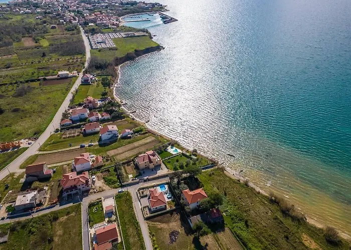 Mattina, With Heated Pool And Jacuzzi * Privlaka (Zadar)